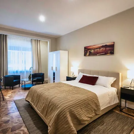 Silia House Centro נאפולי